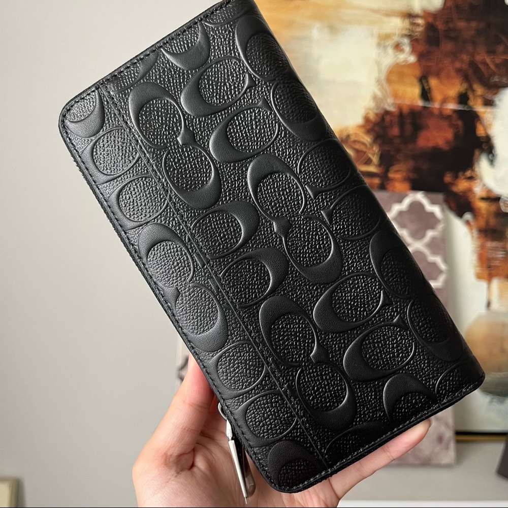 NWOT Coach Accordion Wallet In Signature Leather Black Embossed 74918 - Picture 3 of 5
